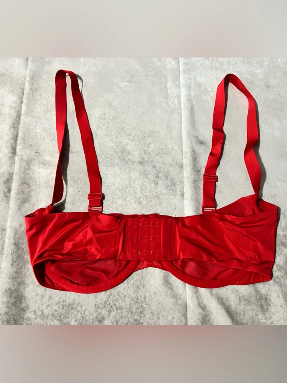 SKIMS Red Underwire Bra - Picture 2 of 4